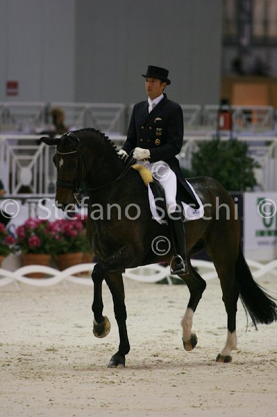 LAUGKS_MEGGLE\'S WELTTALL_MILANO_2011_SS2_2465.jpg